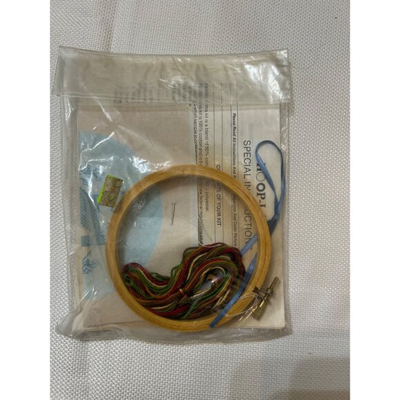 4" Round Golden Bee Cottage Cross-Stitch Kit With Hoop Thread & Instructions Inc - Picture 2 of 2